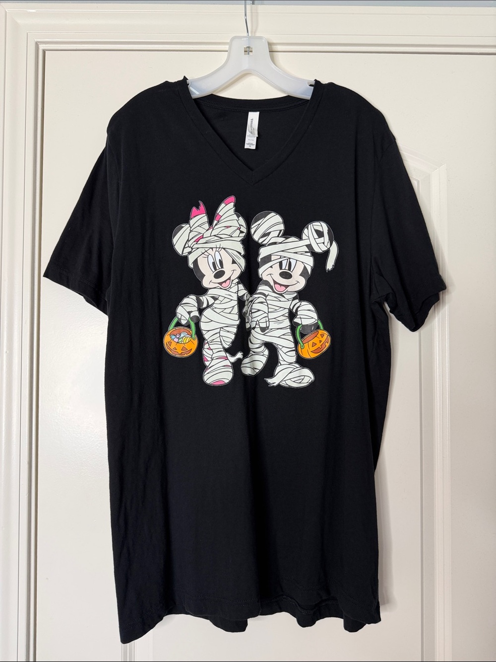 Disney Halloween traffic tee size XL
